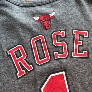 Men’s L ChgoBulls/Derek Rose T-shirt